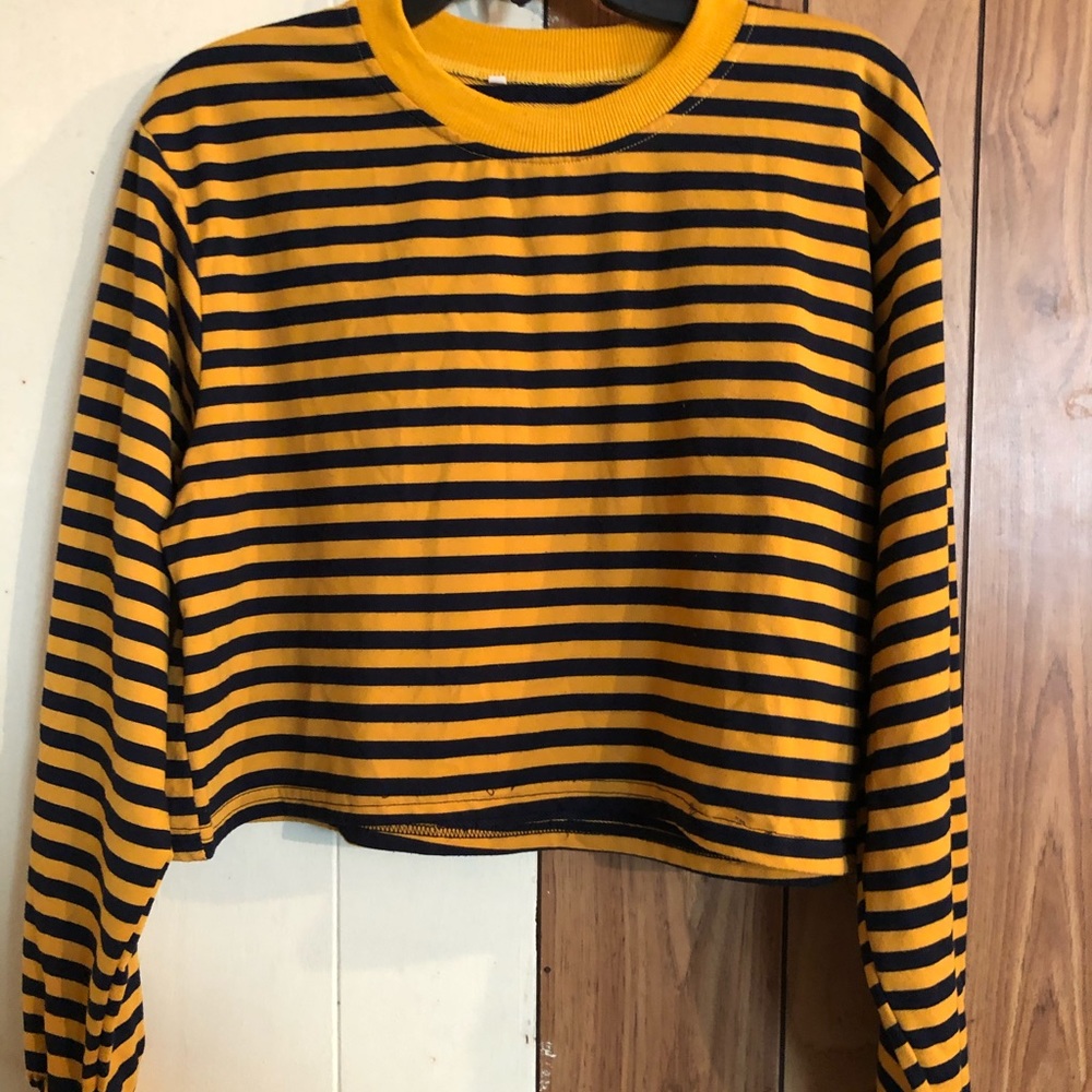 Long Sleeve Black & Yellow Crop Top